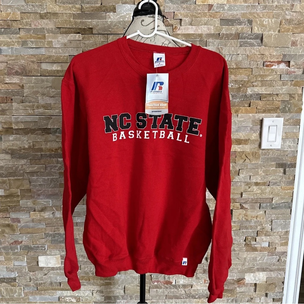 NC State Wolfpack University basketball Sweatshirt Red Russell Athletic